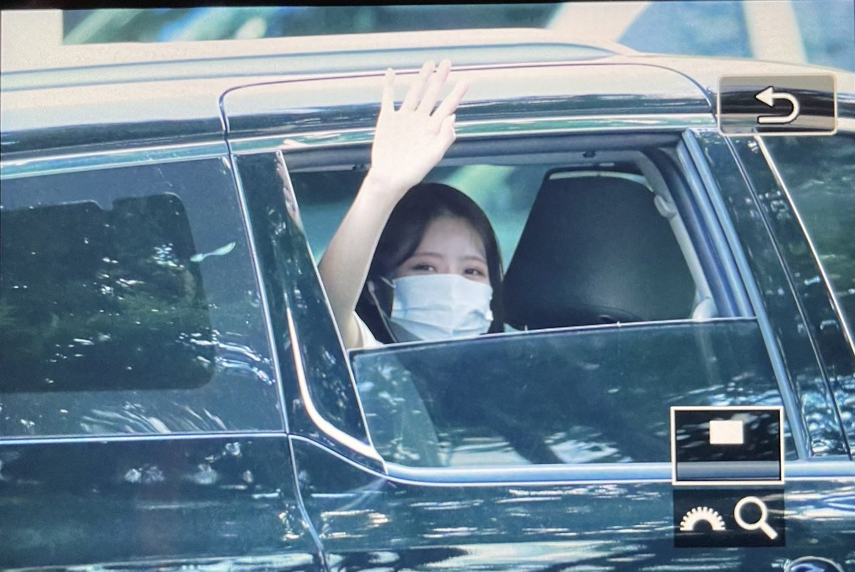 19940923_com's tweet photo. 넘 귀여우셨습니덩 바윙ㅋㅋ https://t.co/Xg6LxyHuRW