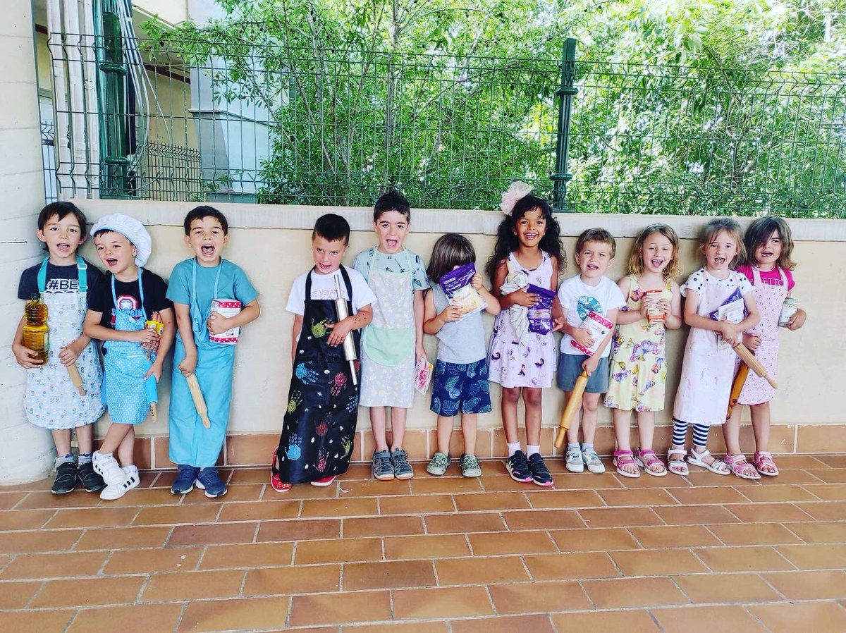 CIDEcooperativa's tweet photo. A 5è F d'Infantil, a la classe dels gelats, volien cuinar. Per aixà van decidir cuinar pizzes i gelats. Gràcies a les seves famílies per acompanyar-los al supermercat a fer la compra. Els ha quedat tot boníssim! #cuinam #compram #aprenem https://t.co/nf5mKDZjas