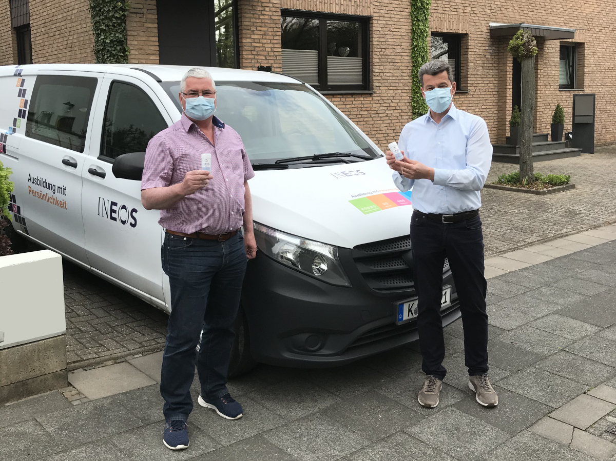 INEOS's tweet photo. Staying safe together.
 
INEOS Cologne delivered 3,000 @INEOSHygienics hospital grade hand sanitisers to child day care centres, schools and retirement homes: https://t.co/QmNqYpaS09 
 
Helping the local community stay safe during the pandemic.

#INEOSconfidence https://t.co/XxZDvWC0ea
