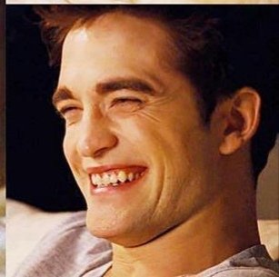 More10599742's tweet image. "On his honeymoon, Edward insists on playing chess to avoid other things.  I read it in the script and said.  Come on!  Kristen looks so amazing in these little nightgowns.  I don't think chess is what I have in mind."
Robert Pattinson