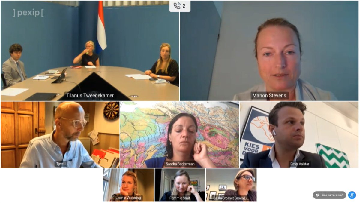 Dierbescherming's tweet image. Stop per direct jacht op hazen en konijnen bit.ly/3gwf6Mm.

We deden deze oproep zojuist tijdens de virtuele overhandiging van jullie 44.802 kaartjes aan leden van de Tweede Kamer. 

“Een NEE tegen de #plezierjacht en een JA tegen het afschaffen van de wildlijst.”