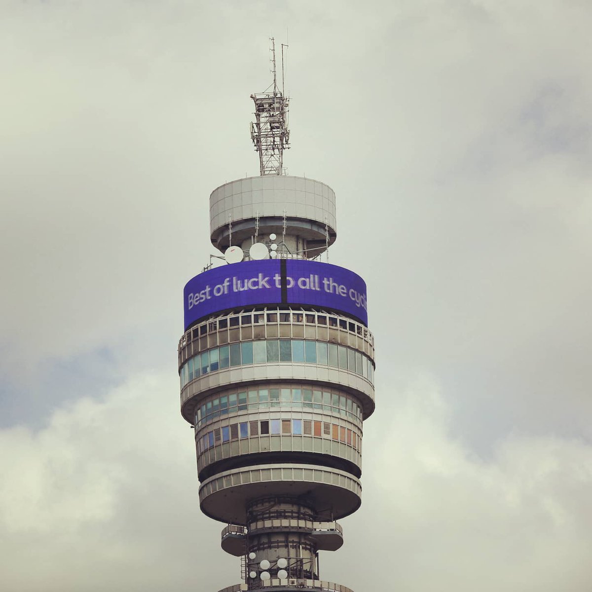 theBATPoW's tweet image. You weren't dreaming #BATPow was on the BT tower with a good luck message to our incredible team of cyclists. Another day of phenomenal support which brought a HUGE smile to the #PalacesOnWheels riders faces 😊
@britishasiantst 
@BTGroup