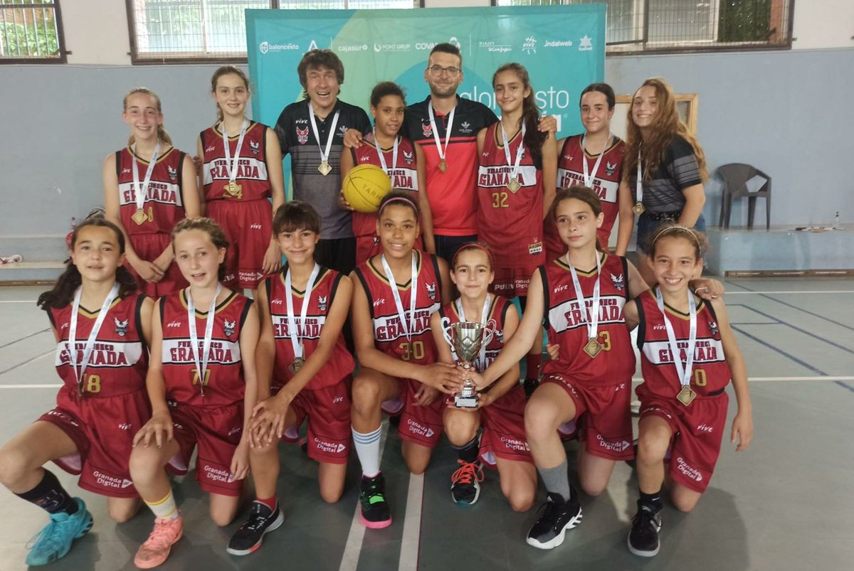 BaseFCBG's tweet photo. 🏆 Doble título provincial en categoría alevín.
👉 Fertisac FCBG se impuso en la final a @GMASB_.
👉 @SanchoBurger FCBG venció a @CDRaCa.
🔜 Ambos equipos se clasifican para el #CADEBA2021.
🙌 ¡Enhorabuena!
👏 #SigamosAplaudiendo
ℹ️ https://t.co/ptkLCuqia7 https://t.co/dHHLEysx33