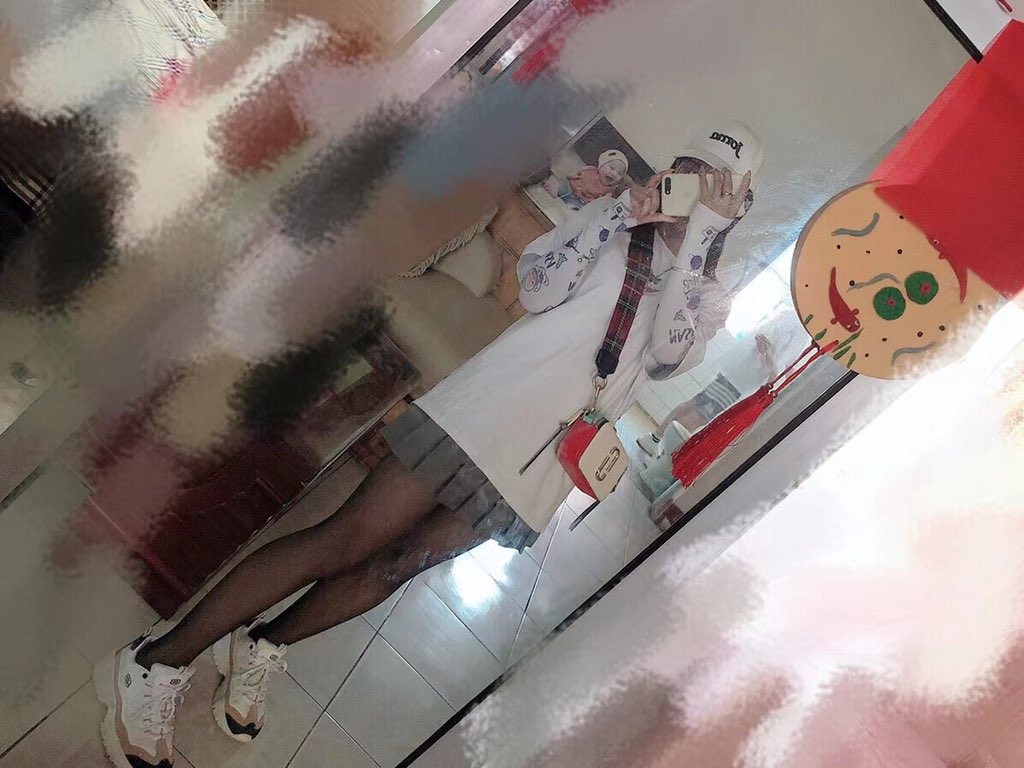superbigdick66's tweet photo. 孙老师来给广大考生谋福利了，高考结束凭借准考证，可以找孙老师黑丝足交一次，考试成绩下来，考入重本的，孙老师帮你破处。#母�� #反差 #骚逼 #骚货 #烂逼 #精厕 #外围 #婊子 #妓女 #公交车 #肉便器  #校妓 #反差婊 #辱骂 https://t.co/0Gm66LQNjR