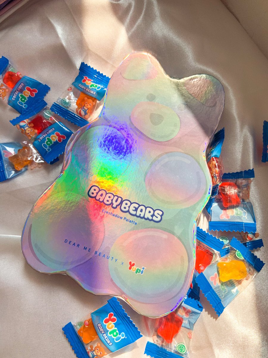 dofflzla's tweet photo. Btw walaupun mirip mainan anak kecil, ada 25 warna yang finishnya oke bgt loh🙆🏻♀️🎡
Disini aku bikin look yang natural, ternyata bisa banget pake palette ini😍 Luv bgt! @dearmebeauty @Yupiers
#LocalsBetterTogether #NostalgiaBarengYupi
Cobain yukk🧸💕 https://t.co/7WxlRIWbrs https://t.co/9PP6mUb4m1