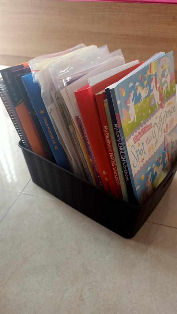 rou_yin's tweet photo. Seandainya mommy nya full time mom pst akan homeschooling aja. Hemat biaya 🤭 https://t.co/gO2OA6j2IV