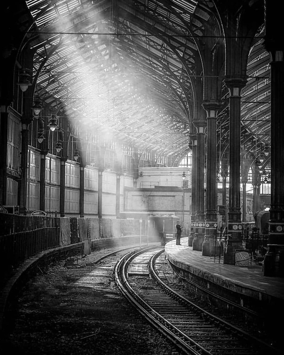 𝐀𝐧𝐝𝐲 𝐆𝐚𝐫𝐝𝐧𝐞𝐫: Brighton railway station