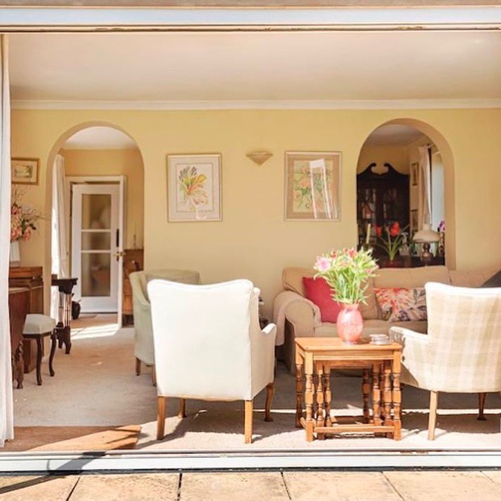 WigwamProperty's tweet photo. Wigwam sponsors @PerryBishop have this marvelous property on the market in Minchinhampton π
Guide price Β£750,000
#stroudvalleys #minchinhampton #stroud #cotswoldlife #cotswolds #cotswold #gloucestershire #houseforsale #property #propertymarket #latestproperty #estateagents https://t.co/v3AtmakoAy