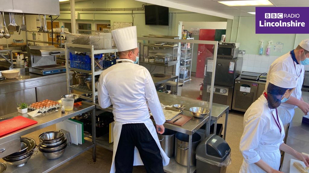We’re live at @bostoncollegeuk this morning setting their catering students a Masterchef style challenge... reporter @HJParkhill will be the Gordon Ramsay of the kitchen this morning! Listen live here: https://t.co/2yBK97PGgz https://t.co/KQYHM7m1wC