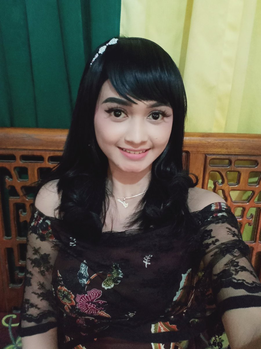 Dewi Yan singer official tweet media