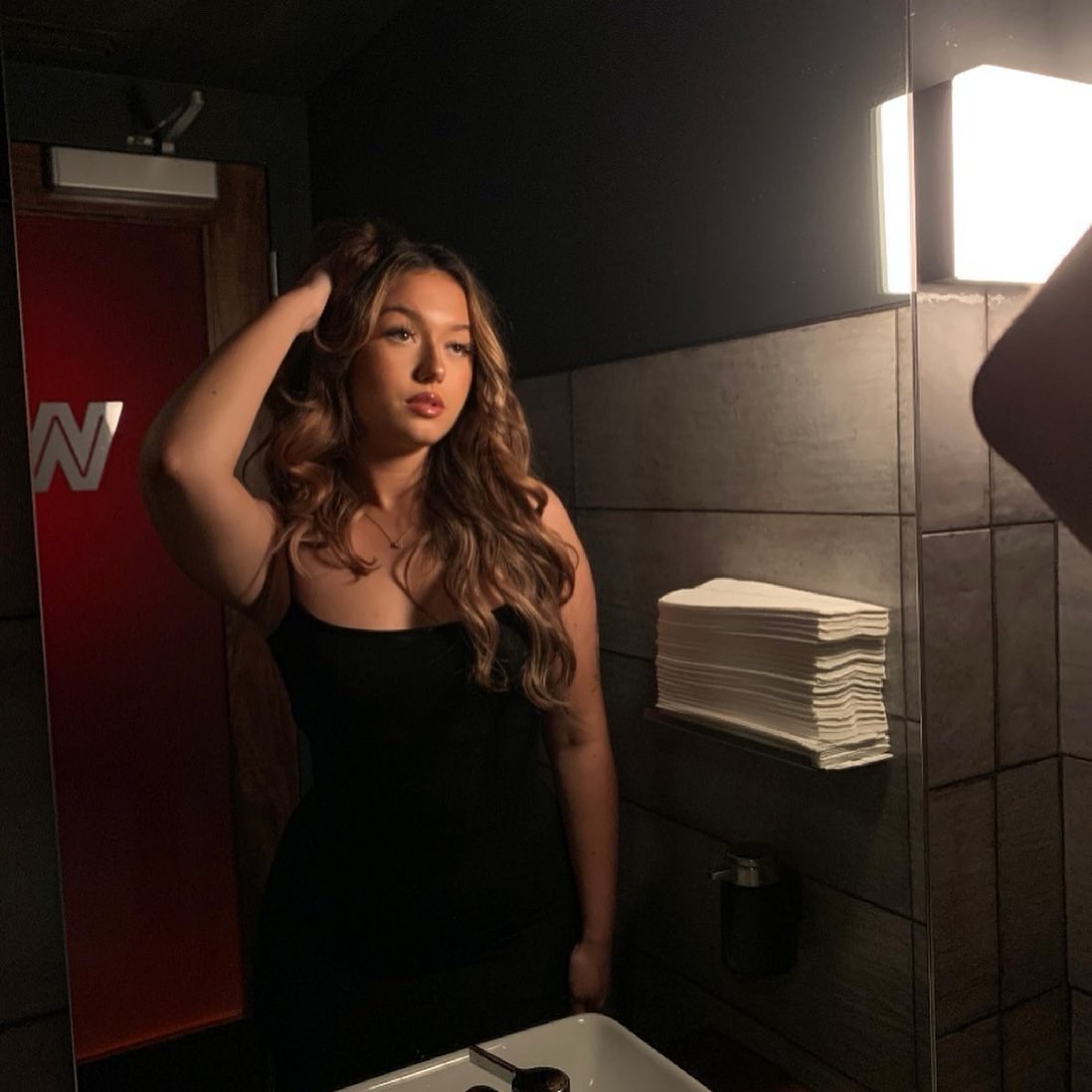 kayleedoy's tweet photo. quick makeup check https://t.co/L9usboNnVi