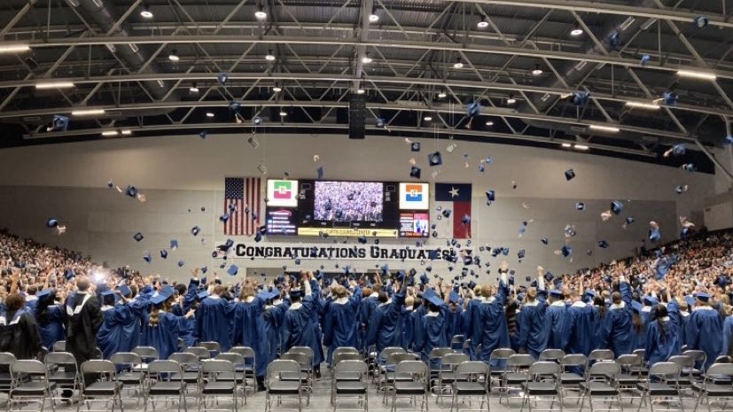 And that’s a wrap for the <a href="/2021mustangs/">SHS class of 2021</a> 💙🎓🧡