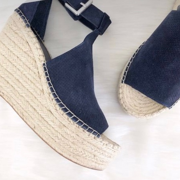 kalikells's tweet photo. So good I had to share! Check out all the items I'm loving on @Poshmarkapp #poshmark #fashion #style #shopmycloset #hobie #aquazzura: https://t.co/k67jdbBaUm https://t.co/EFECeetAIW