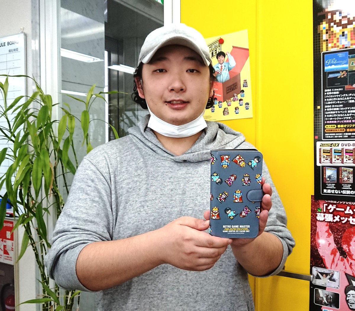 番組グッズ好評発売中】 ・ドット絵の課長や王様がカワイイ「カタカナT