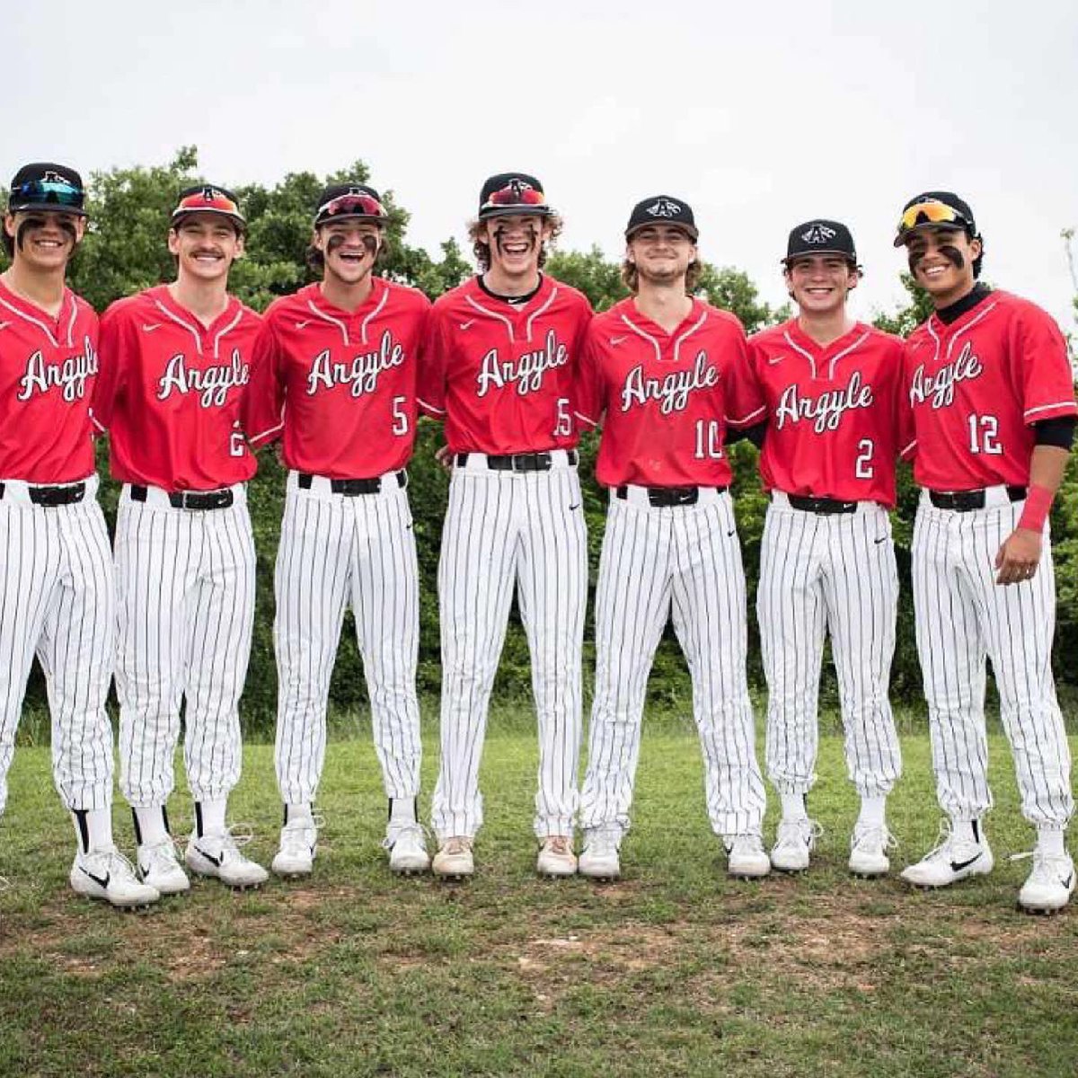 DawsonWalls's tweet photo. Don’t really have the words to describe how much these guys mean to me and how much they were like family to me.  The season didn’t end how we wanted it to, but these guys made this season all worth it.  Argyle will always have a special place in my heart #theydontknow #the24 https://t.co/hDCcIl1hhU