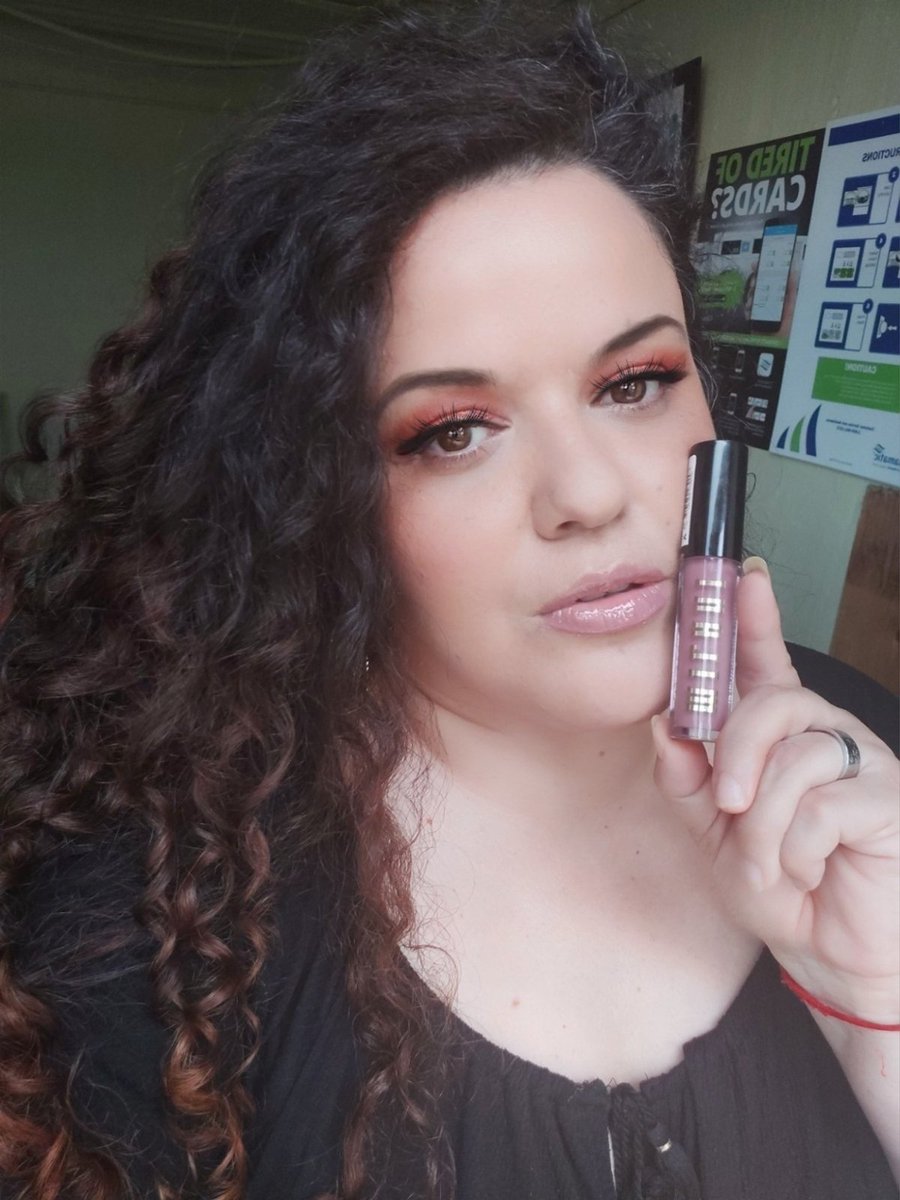 BeautyTls's tweet photo. Another Sunny look @milanicosmetics and earrings by @WishShopping https://t.co/2j4fJn56Wy