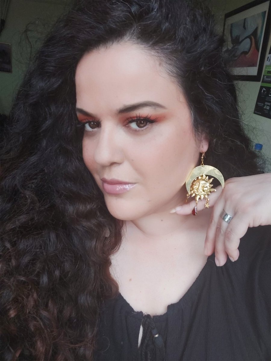 BeautyTls's tweet photo. Another Sunny look @milanicosmetics and earrings by @WishShopping https://t.co/2j4fJn56Wy