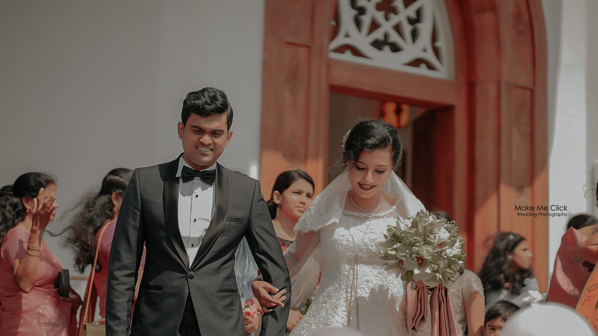 Book Your Wedding Moments !! 
#destinationweddingphotography #weddingphotography #indianwedding #candidphotography #wedding #destinationwedding #candid #preweddingshoot #groom #indianweddingphotography #bride #weddingdress #love #indianweddinginspiration #indianweddingjewellery