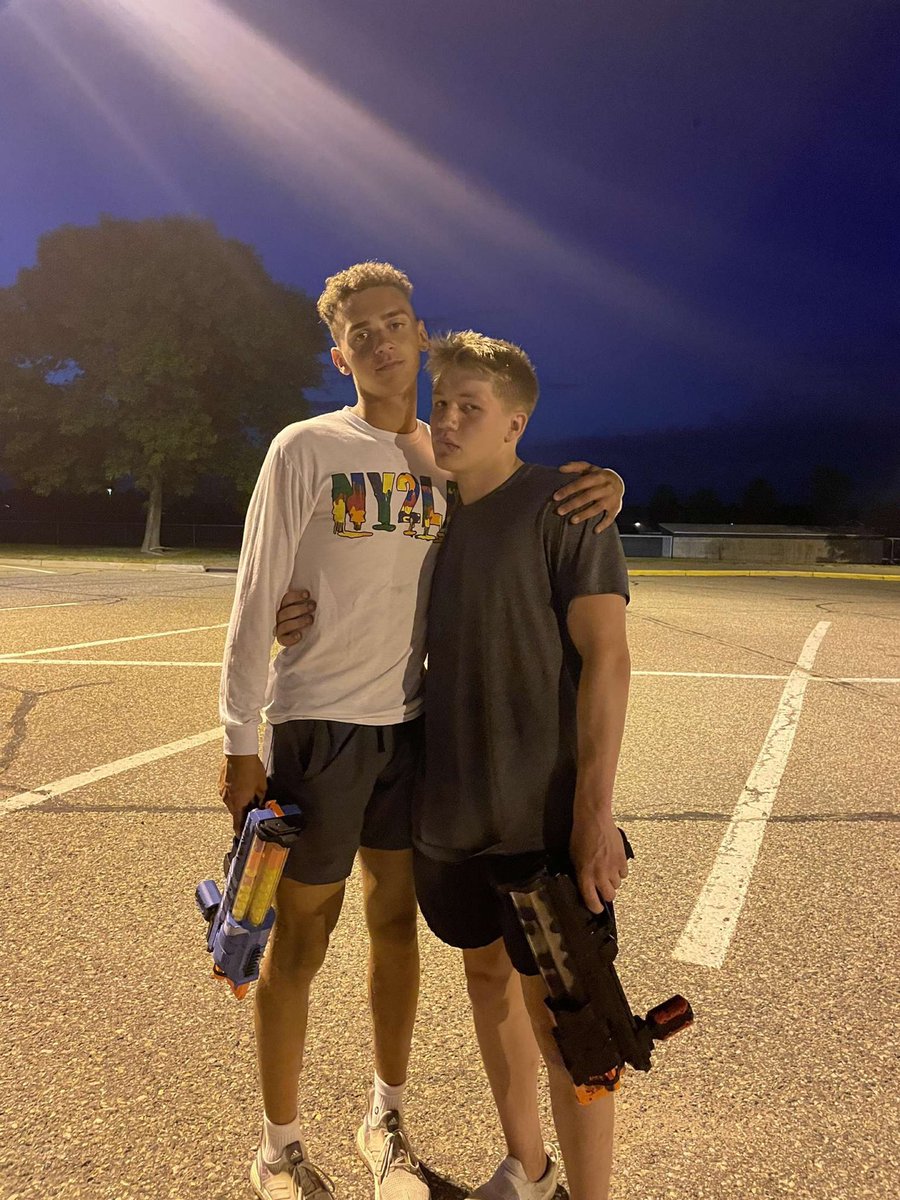 n_simpin's tweet photo. Hank kills John from CIPS in a 1v1 https://t.co/JmEwC58jL3