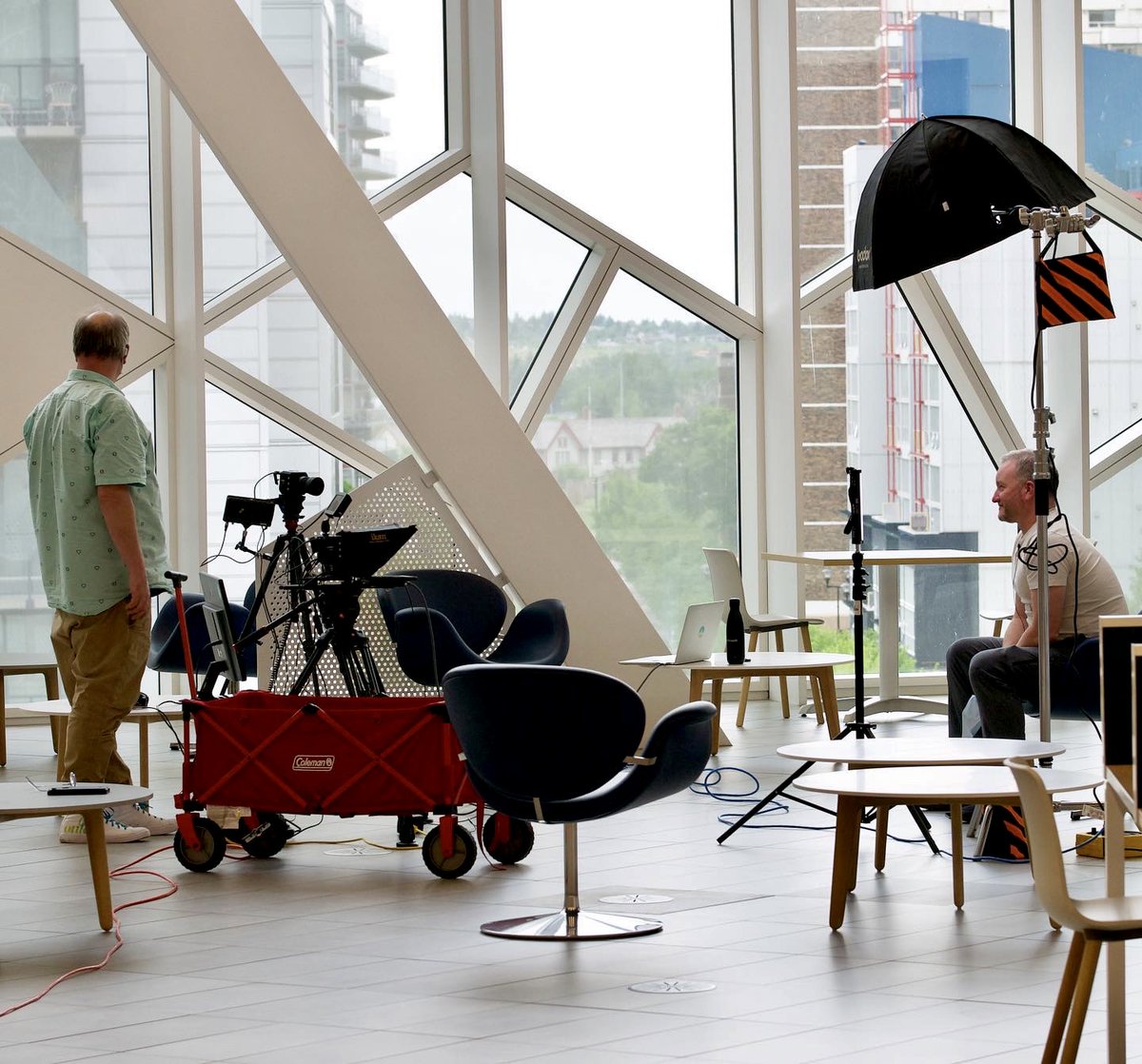onlea_org's tweet photo. Filming prep day at the gorgeous library in Calgary. Thank you @_InceptionU for the wonderful opportunity to collaborate on this project.
#TeachTheWorld #OnlineLearningRedefined #TransformYourELearning #LearningDesign #LX https://t.co/tiWONuCJWL
