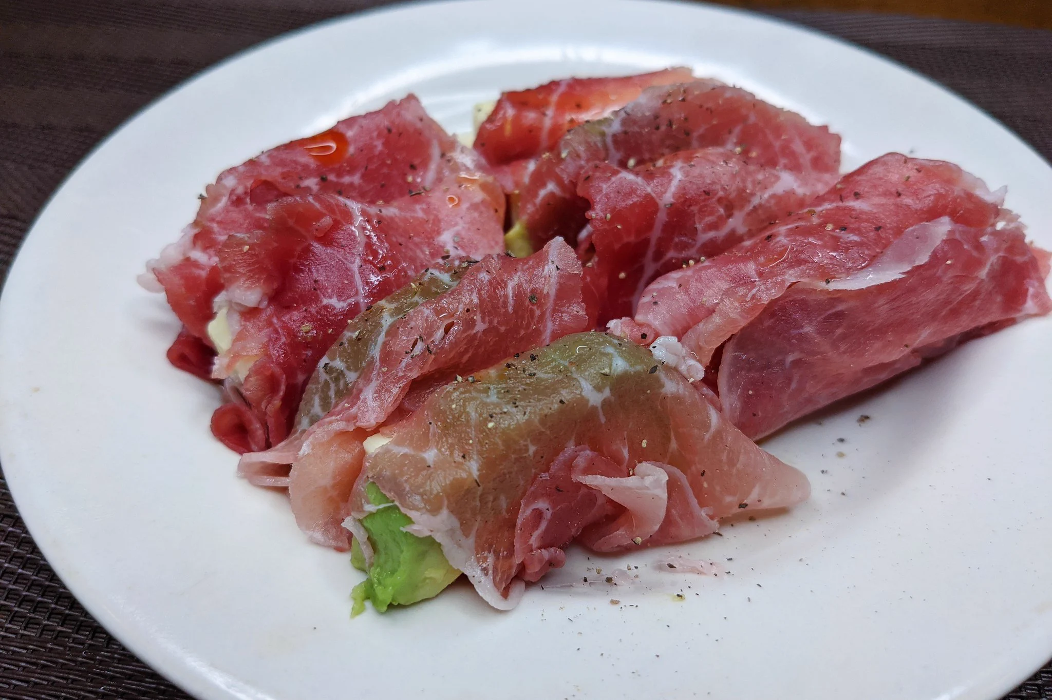 お家でお手軽に居酒屋気分を味わいたいときに！生ハムを使った餃子風レシピ！