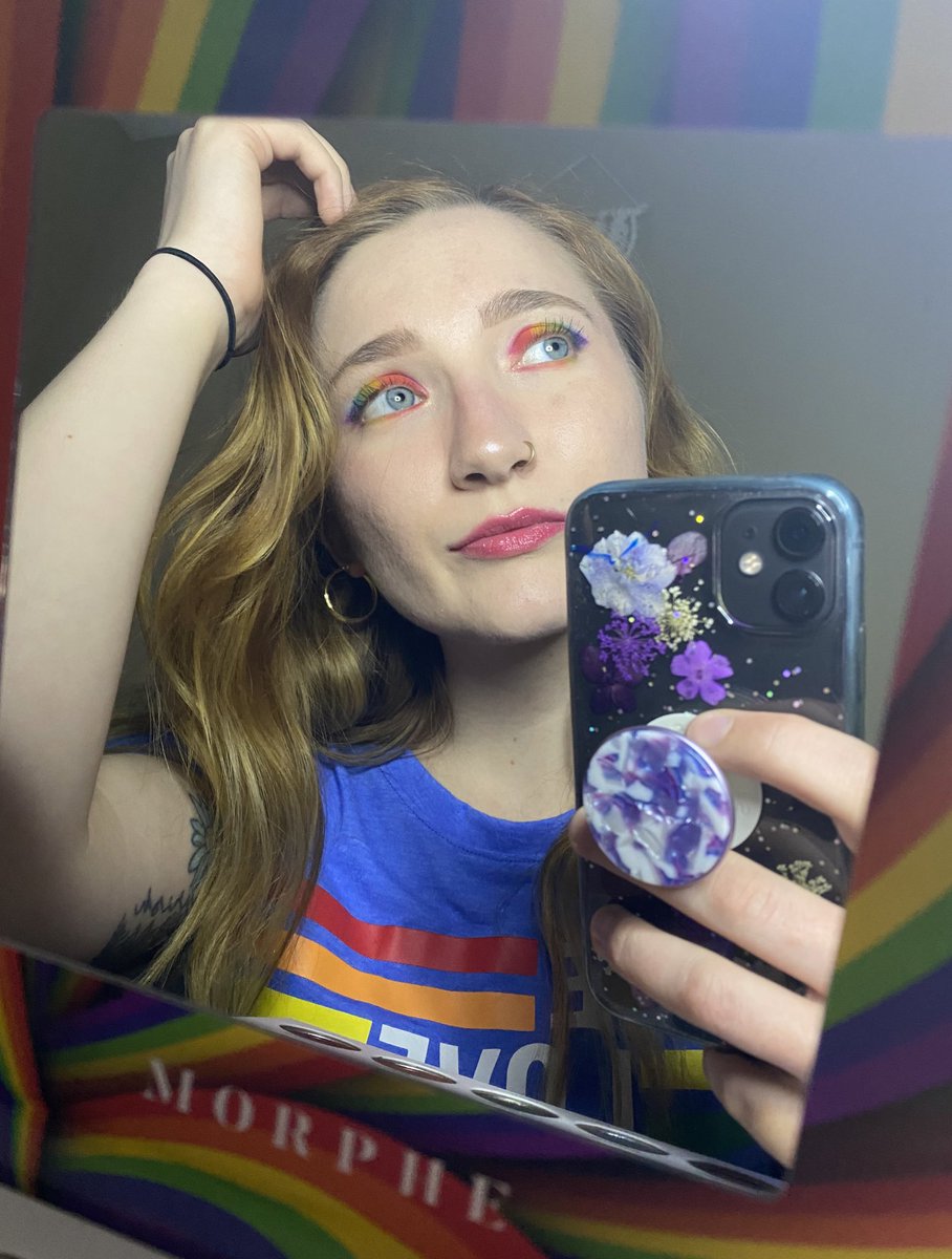 CaptainChristyk's tweet photo. 25l vol 2 @MorpheBrushes 
Simply ageless outlast @COVERGIRL 
Kiss me lipstick @WinkyLux 
Pretty fresh creamy concealer @ColourPopCo 
Killawatt highlight: fire crystal @fentybeauty 
#morphebabe #loveislove https://t.co/meRJFGBJ2o