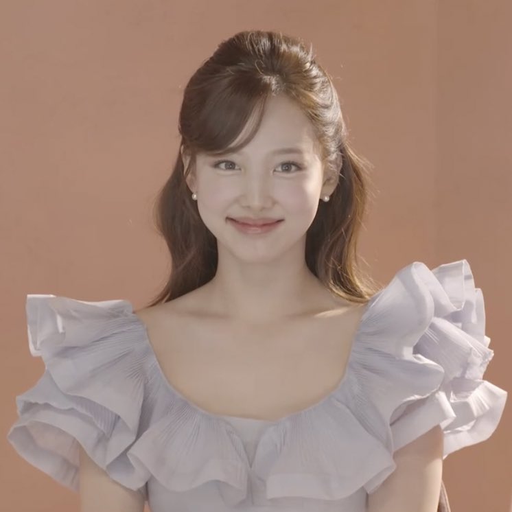 nayeon archive tweet media
