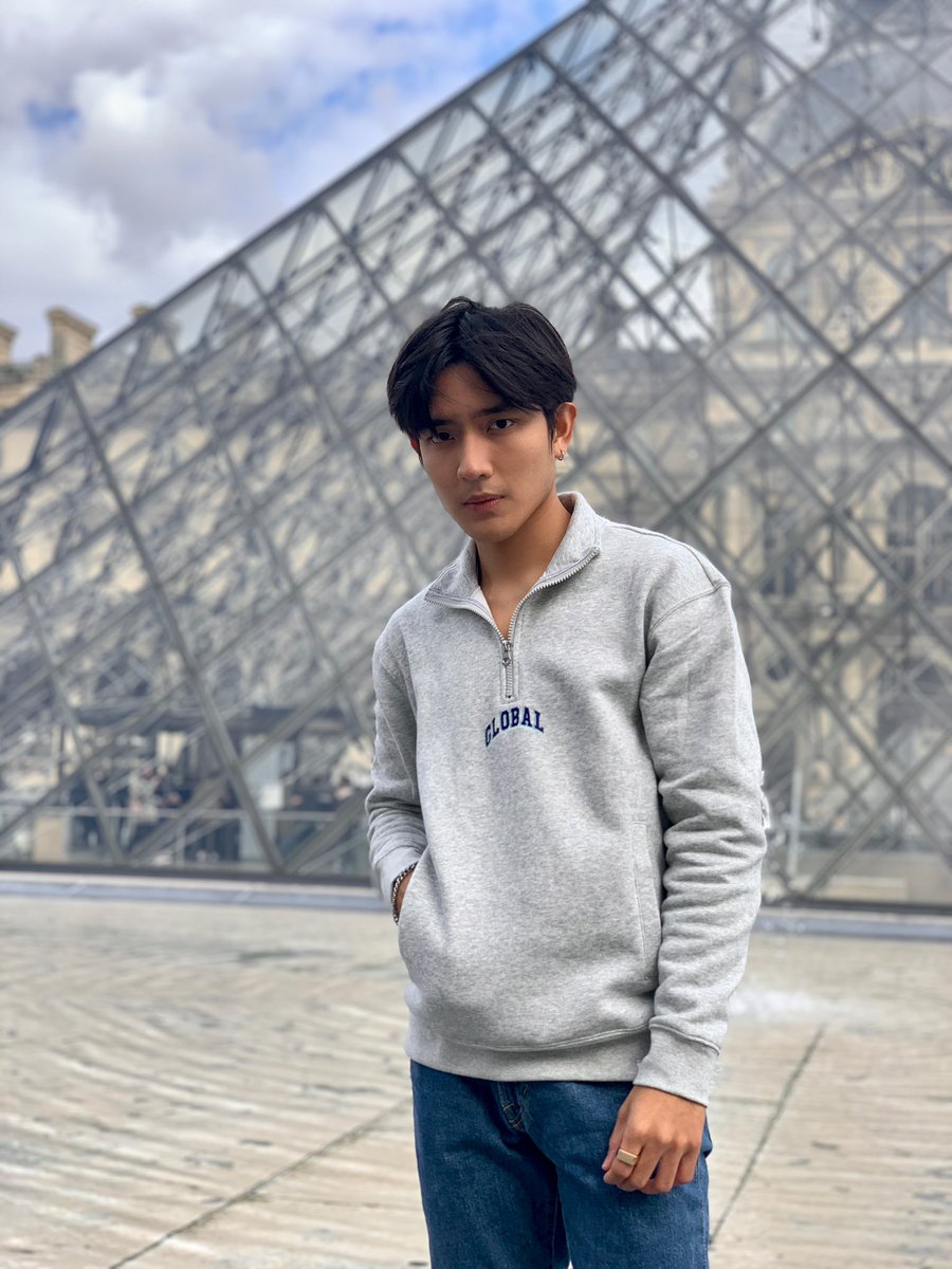 ralphhmalibunas's tweet image. missing lourve museum 🇫🇷