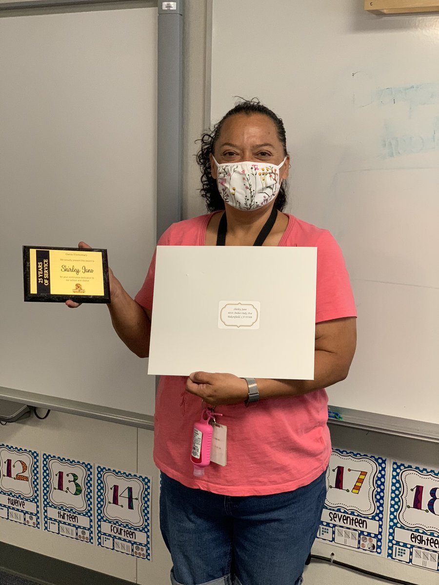 GarzaLions_BCSD's tweet photo. Congratulations to some of our teaching staff for their years of service @Team_BCSD 30, 25,20,15… #RamonGarza #TEAMBCSD  #teachersrock https://t.co/QOuItAcI43