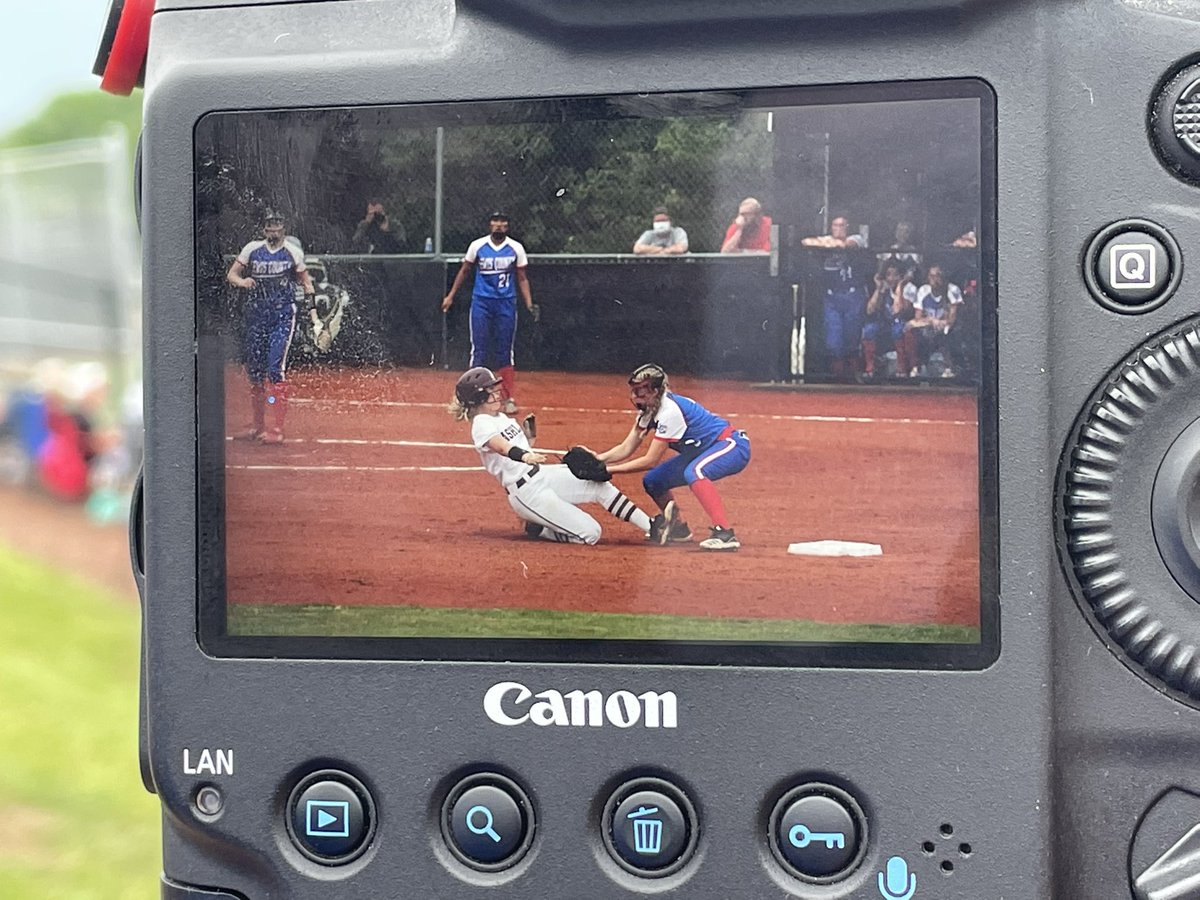 Obstruction 😂😂😂 ball was there before she slid. Ole showtime billy