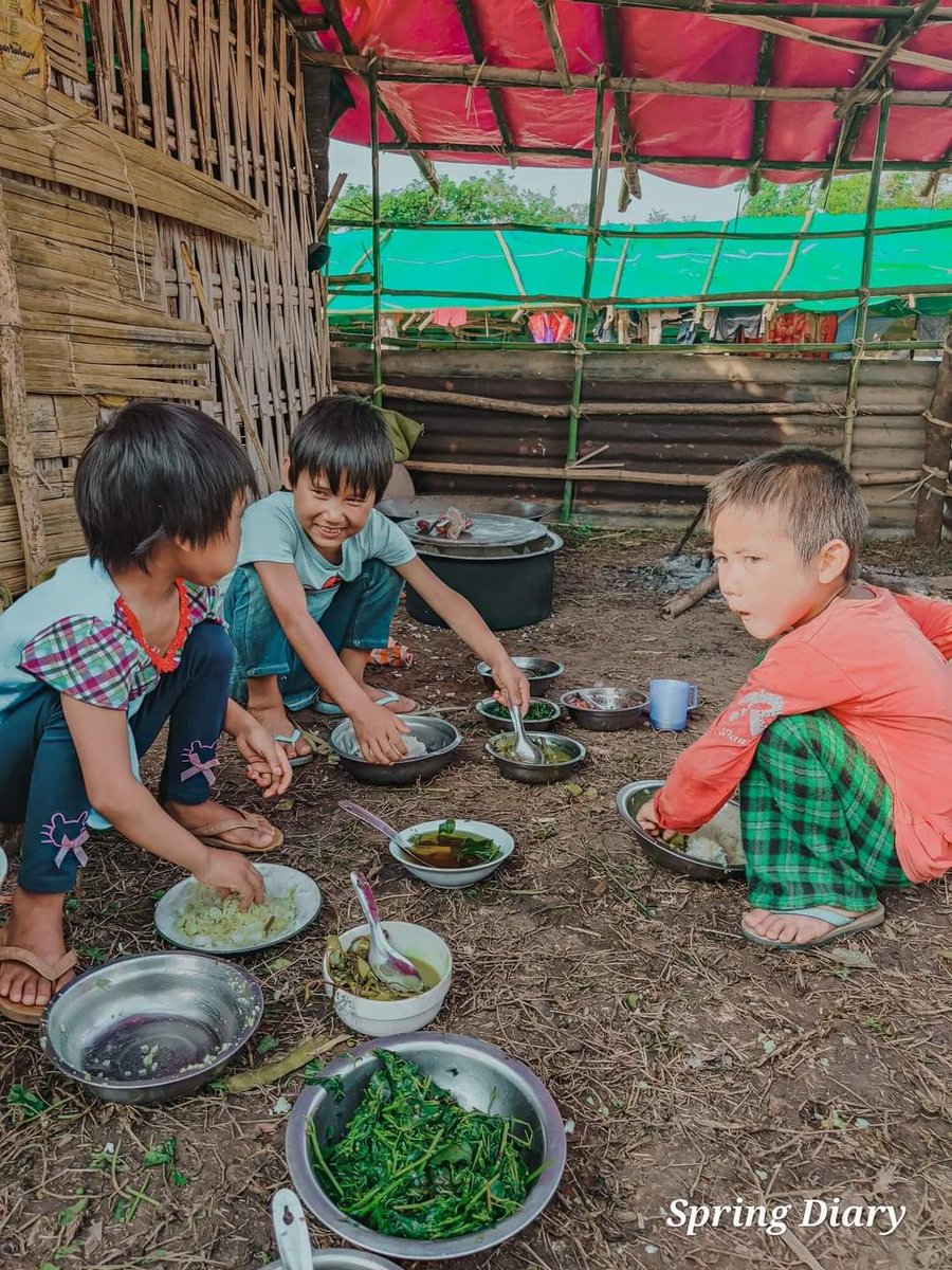 kyawmann's tweet photo. Chin,Myanmar
So Much Touch Heart 😭😭

မနက္ျဖန္ (9.6.2021) မွာသုံးရမွာေတြပါ။ Tagline မထည့္တာၾကာၿပီး အခုမွ ပါလာတာမို့ သုံးဖို့ မေမ့ၾကပါနဲ႔ဦးေနာ္။ ဒီတေလာကေတာ့ ASEAN ကိုပဲ ဖိအားေပးေနပါဦးမယ္။

USELESS ASEAN

#June9Coup
#WhatsHappeningInMyanmar 
@RapporteurUn 
@YangheeLeeSKKU https://t.co/JeLiyyoClg