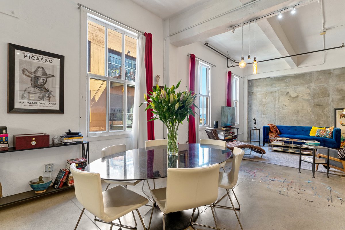 DTLA_Properties's tweet photo. Super excited right along with my clients who are now owners this  beautiful loft in Downtown Los Angeles. The art of finishing strong equals another happy buyer &amp; seller. 

#dtlarealestate #dtlaartsdistrict #soldbyjonyuen #toprealtor https://t.co/U7tpfl7LKf
