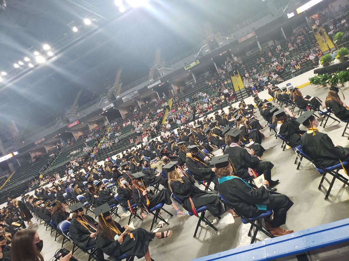 BCzuppon's tweet photo. Congratulations Class of 2021! So proud of you! Good luck in your new journey of life. #ourhouse #onceatiger #alwaysatiger 🖤💛🎓 https://t.co/UCAezBCl56