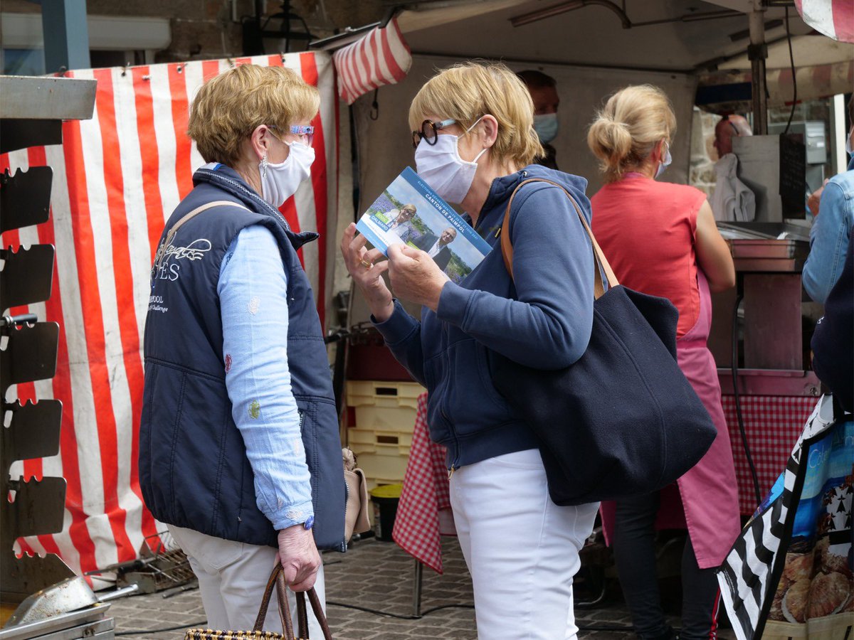 Mardi sur le marché de #Paimpol Soizic et Yannick ans le cadre des #departementales2021