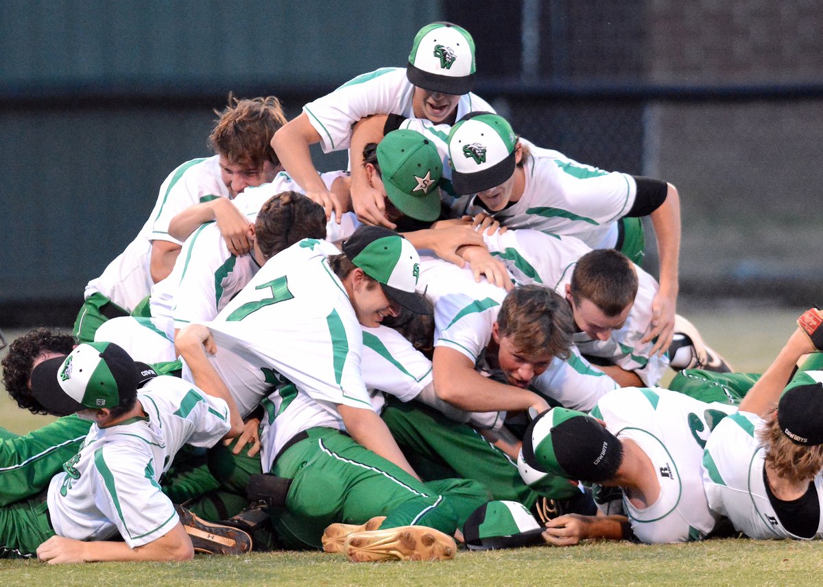 HPEmichael's tweet photo. Southwest beats Tabor, clinches PTC title | HPE https://t.co/mlHOMB4CbS https://t.co/xcCoHIyBlc