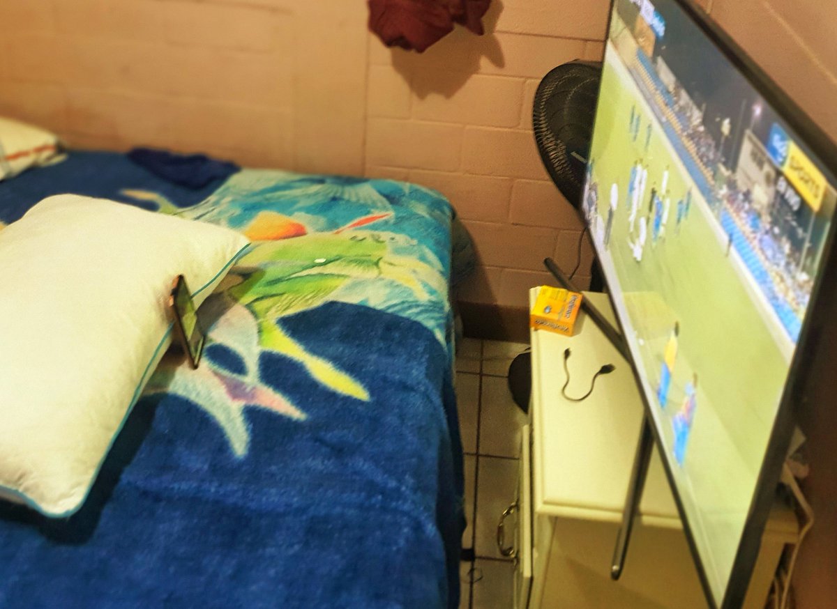 arnoldochua's tweet photo. Mi cuñada nos visitó virtualmente para ver el partido. https://t.co/uezusvkm0E