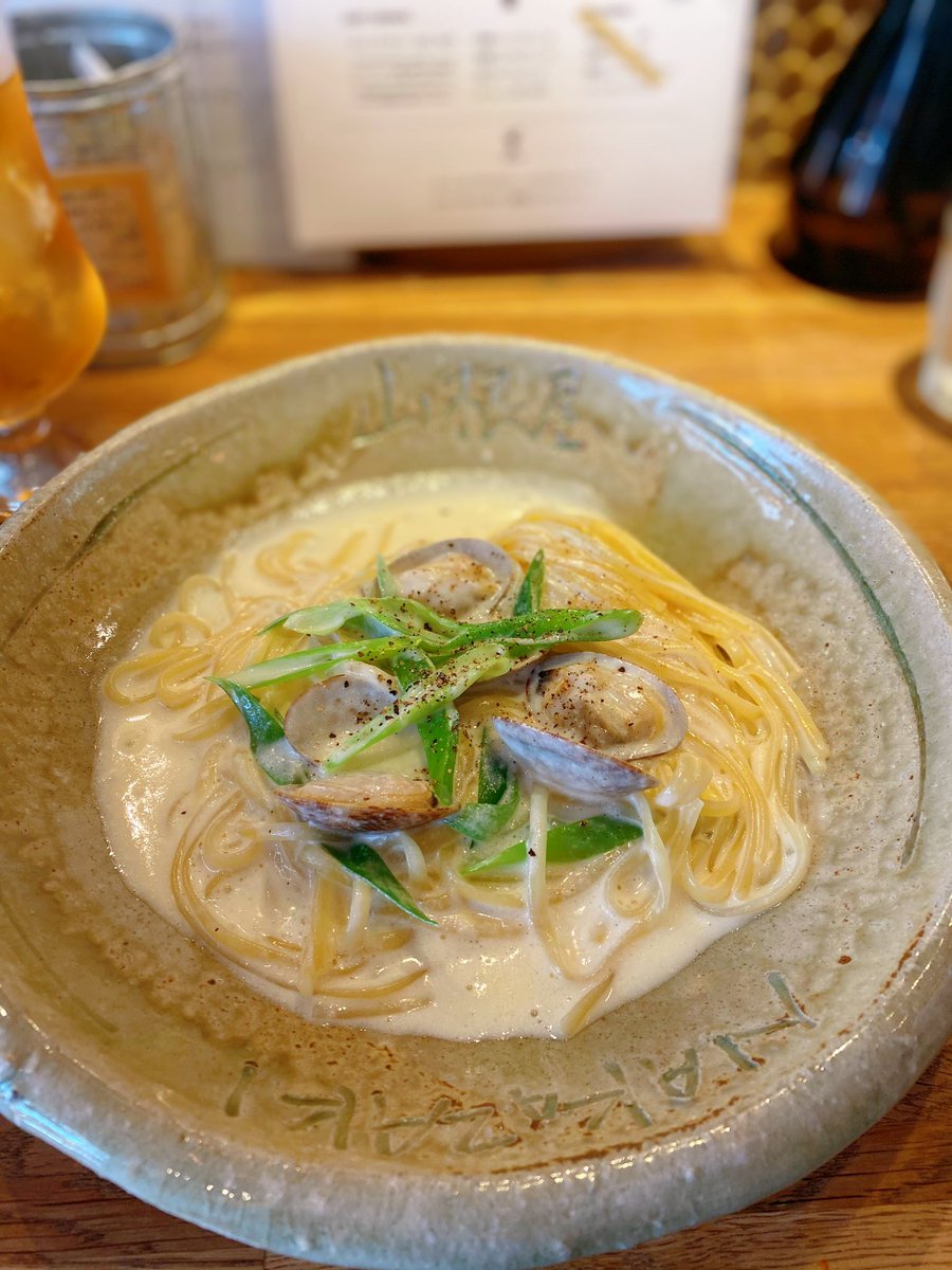 Goma253's tweet photo. こんにちは！本日も17時から宜しくお願いいたします。中崎町にある自家製生パスタ専門店 #山根屋 さんへ行ってきました。いつも行列できてて気になってました〜日替わりパスタを！！美味しい🌝また夜も行ってみたいです🌝#生パスタ #ランチ #中崎町グルメ https://t.co/39MzqKvPku