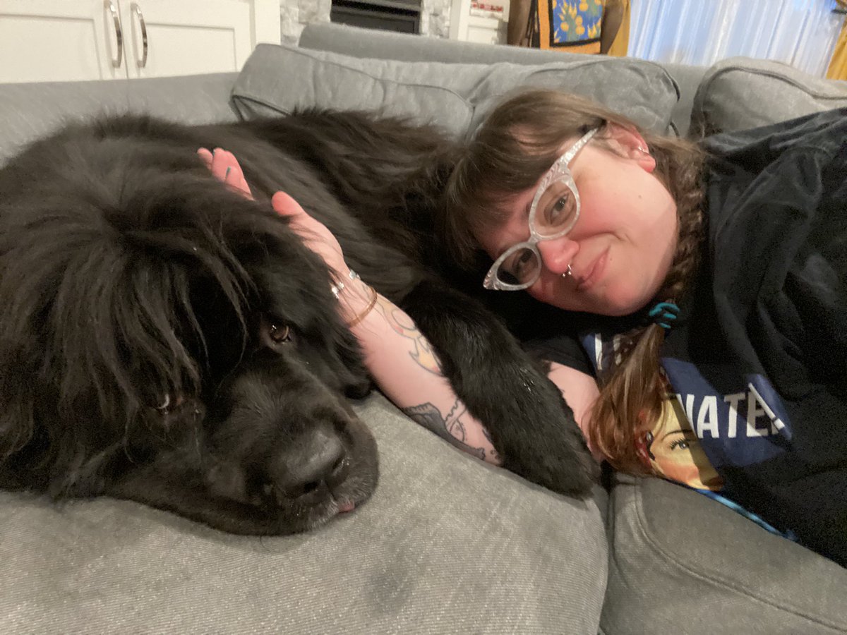 sassafraslowrey's tweet photo. Humoring me with a cuddle Humoring me with a cuddle  
#newfiesofinstagram #newfoundlandsofinstagram #Newfoundland #newfie #newfoundlanddogsofinstagram #newfies #giantdog #dogstagram #bigdogsofinstagram #newfie #bigdoggo #doggosofinstagram #doggosbeingdoggos   #puppy https://t.co/HOQV9DlmTm