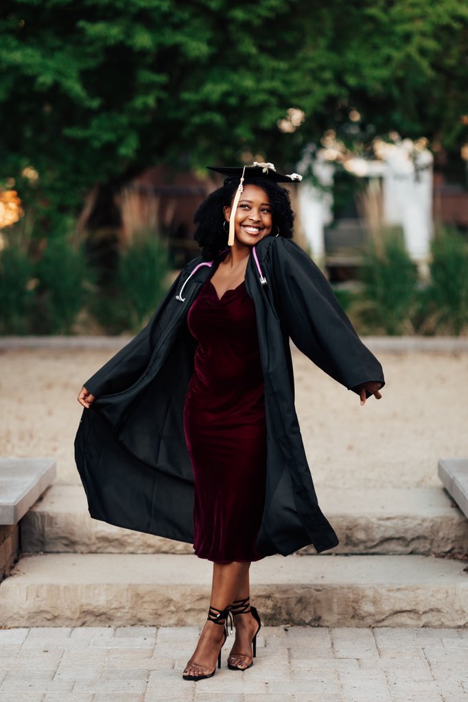 CETZFORTHESOUL's tweet photo. S/O to my Queen for getting her Bachelor’s of Science in Nursing from Oregon Health &amp; Science University 🎉🎉 Beyond proud of you @Marnashaaa 🎓👩🏾‍🎓 https://t.co/IFWDNTDBf2