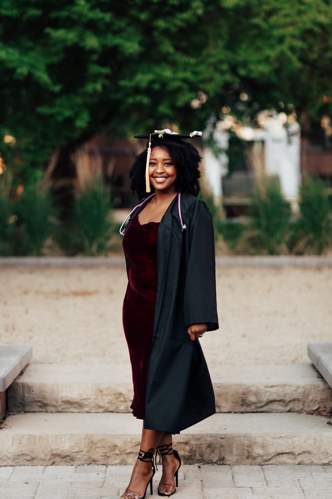 CETZFORTHESOUL's tweet photo. S/O to my Queen for getting her Bachelor’s of Science in Nursing from Oregon Health &amp; Science University 🎉🎉 Beyond proud of you @Marnashaaa 🎓👩🏾‍🎓 https://t.co/IFWDNTDBf2