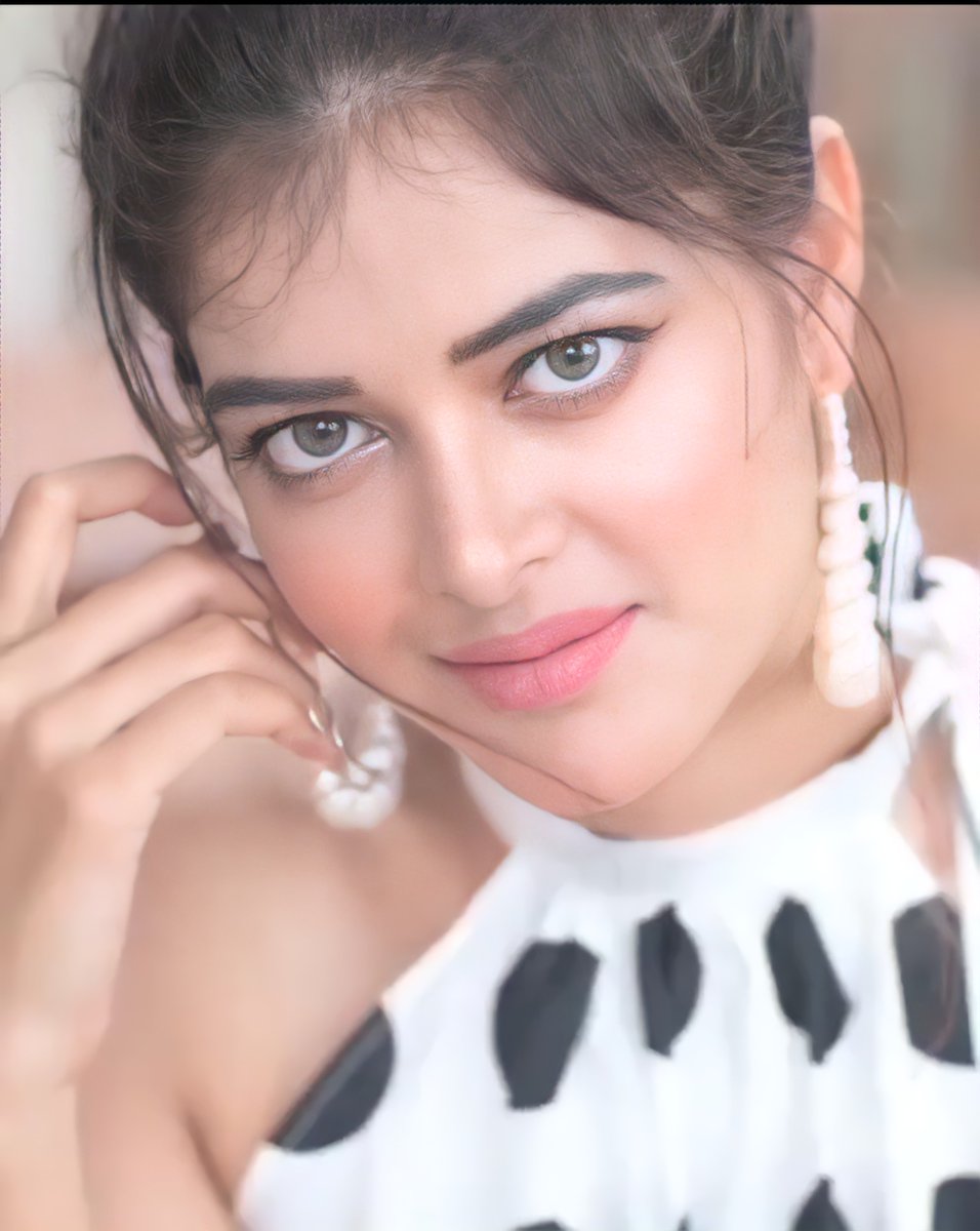 #prettygirl 🤍🖤
@madhumitact 
#retrolook #retrostyle #70sfashion #classylook #retrobollywood
#bongdiva #actressmodel #fashionphotography #stylestatement
Makeup & Hair : @sumanmakeupartist
Styled by : @kiara__sennnn
#madhumitasarcar #fanpage #madhumita_rrishii_fans