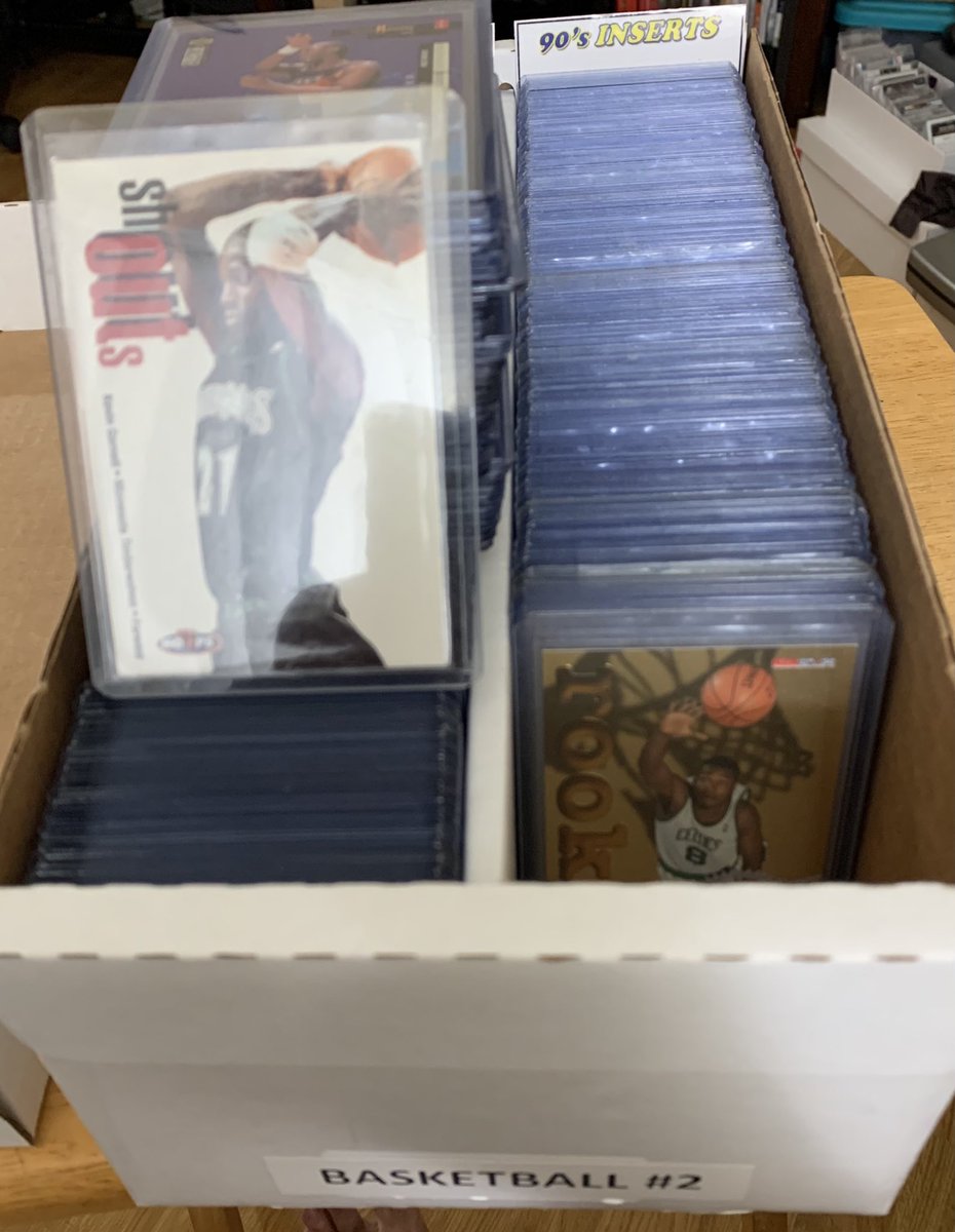 3pointGeek's tweet photo. Its going to be a long night! Nah just kidding I have work tomorrow early. Got to upload some of the cards in this box of 90’s. #FridayDrops #hobbystore https://t.co/BxhEqRiqXG