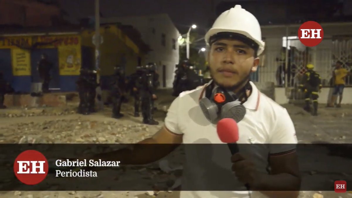 Gsalazarlopez's tweet photo. Un día bastante movido, pero se cumplió con el deber de informar. Gratitud siempre al equipo de @elheraldoco que hizo posible este cubrimiento bajo la dirección de @ErikaFontalvo #ReporteroSiempre https://t.co/a446jEq0se