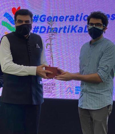 Ravin Group CMD, Vijay Karia, @Karia06Vijay happy to associate with @bhamlafoundatio on the occasion #WorldEnvironmentDay2021 with Hon. Environment Minister AdityaThackeray @AUThackeray and @Asifbhamlaa for the 2nd year to launch DhartiKaDil initiative
Reimagine,Recreate,Restore