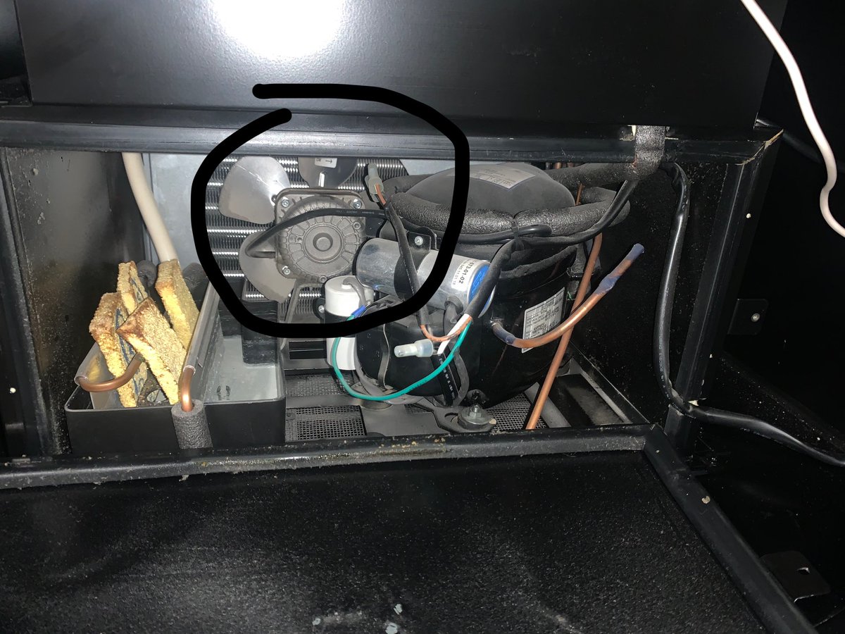 stayhealthymia's tweet image. That fan right there went out on one of our vending machines. Not so good. But we got it fixed asap. Got the machine cooling again quickly. #vendingmachinesmiami #vendingproblems #vendingmachinemiami #coolingproblems #fixed #repaired #miamivendingmachine #miamivending