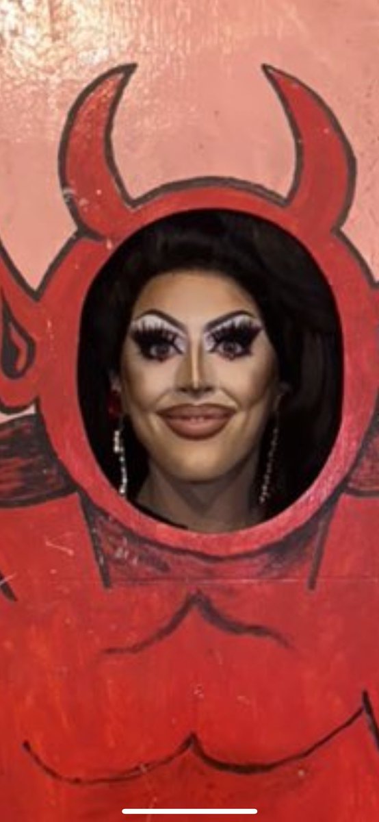Connorarmfilms's tweet photo. Me staring at my laptop announcing that I have a project that I need to announce. 💙💛💓🧡 @TheCValentine #DragRace #DnDnPotter #AllStars6 https://t.co/mTSHZoaDKN