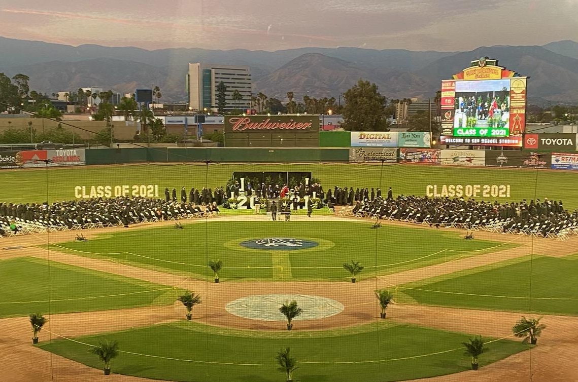 FontanaUnified's tweet photo. Congratulations Kaiser Class of 2021, You Did It! https://t.co/0gWPFCxmVm