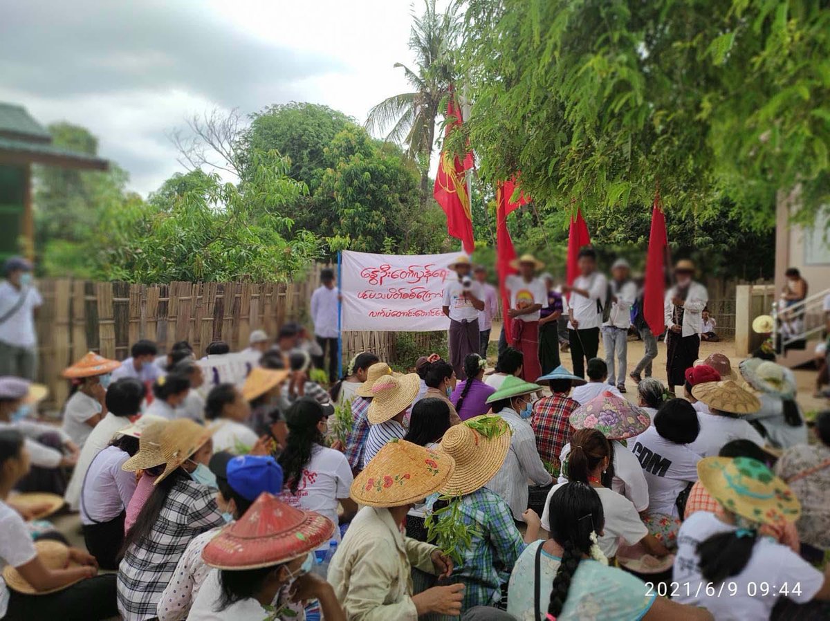Kim_surina's tweet photo. Anti-Military main strike of local people in Nyaung Pin Gyi Ywa Shay Tract, Letpadaungtaung Area, Salingyi Township on 9 June.
#WhatsHappeningInMyanmar #June9Coup https://t.co/kdgn4sHVuk