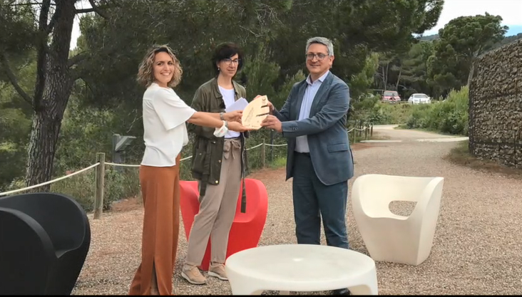 transicioeco's tweet photo. Els guardonats amb els #PremisEMASCat són: 

🌱🏆 El Consorci Hospitalari de Vic per la Millor Declaració Ambiental

I per la gran qualitat de les candidatures presentades es donen 3 accèssits a:
🏆 @HotelAlimaraBcn 
🏆 Agència de l'Habitatge de Catalunya
🏆 @portdebarcelona https://t.co/RM6DNpvb5O