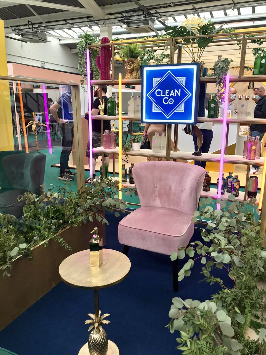 Low2NoBev's tweet photo. Day 1 of Low2NoBev is well underway! There’s still plenty of time to join us and our fabulous exhibitors today or tomorrow! Click the link to register 🥂 https://t.co/JUKnWys644 https://t.co/BU4S8liKac